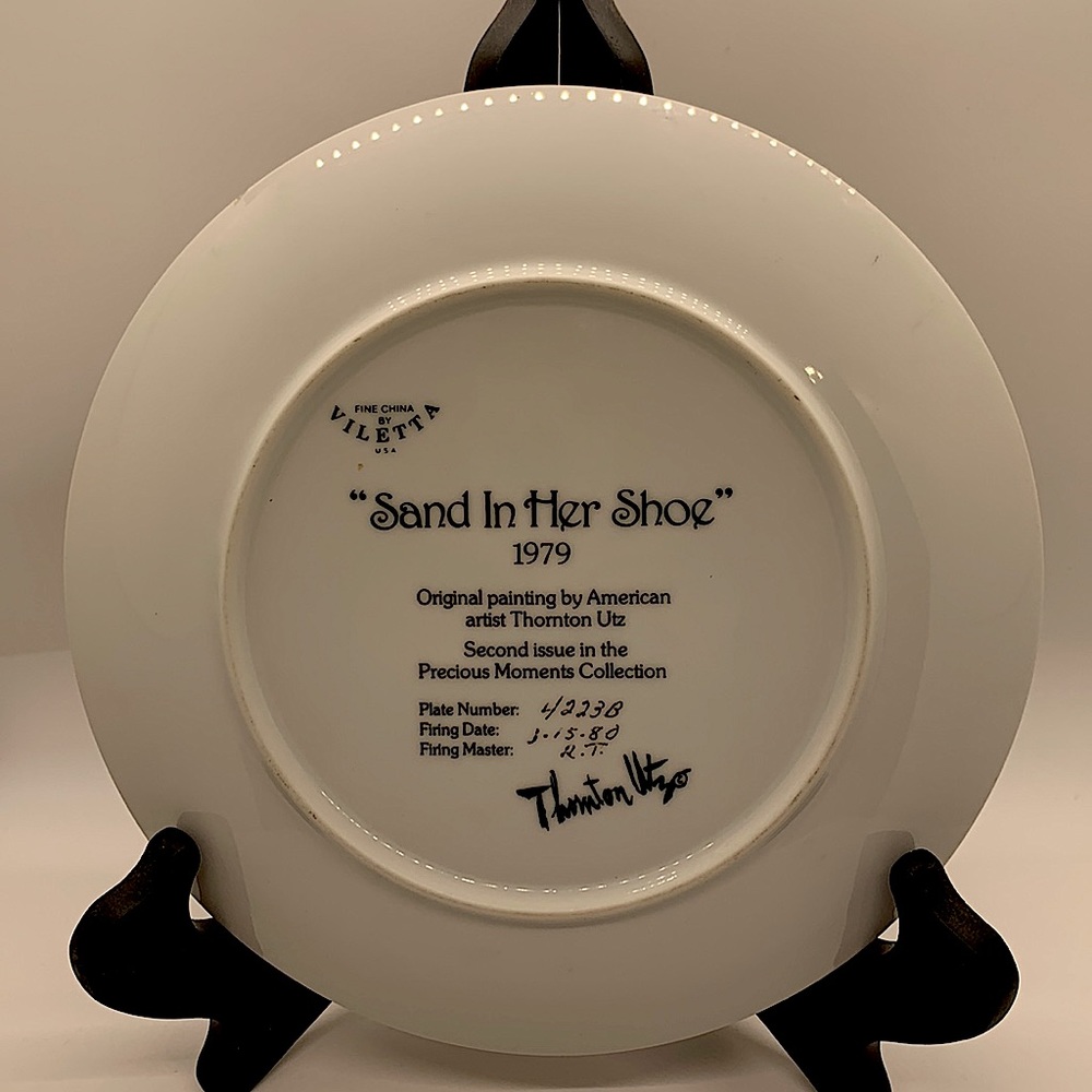 Vintage “Sand In Her Shoe” Decorative Plate by American Artist Thornton Utz 1979 - Picture 2 of 3
